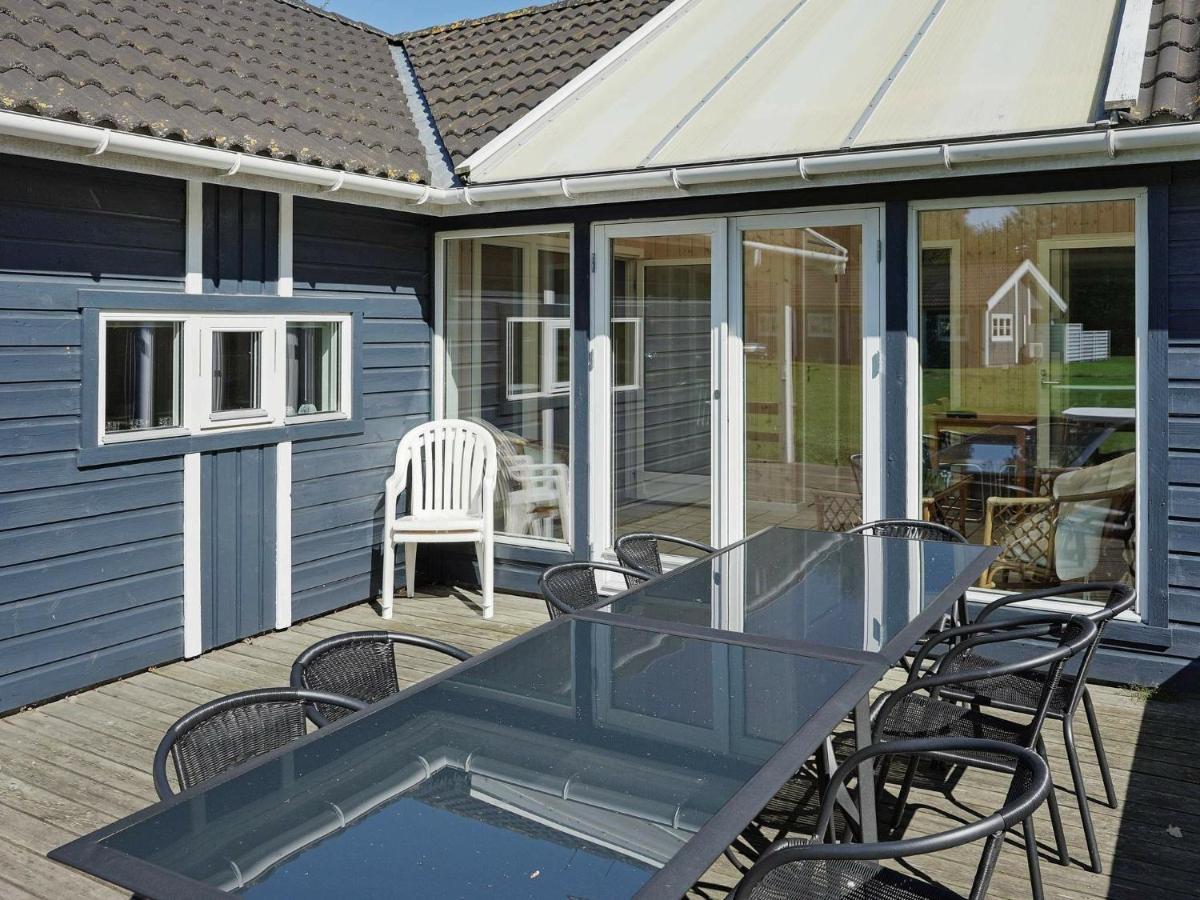 12 Person Holiday Home In Aakirkeby Vester Somarken Esterno foto