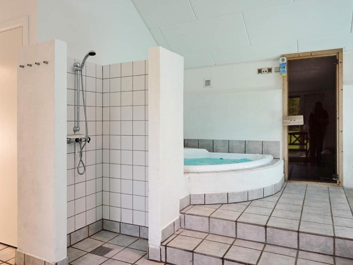 12 Person Holiday Home In Aakirkeby Vester Somarken Esterno foto